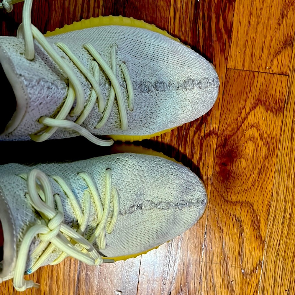 Yezzy adidas shoes